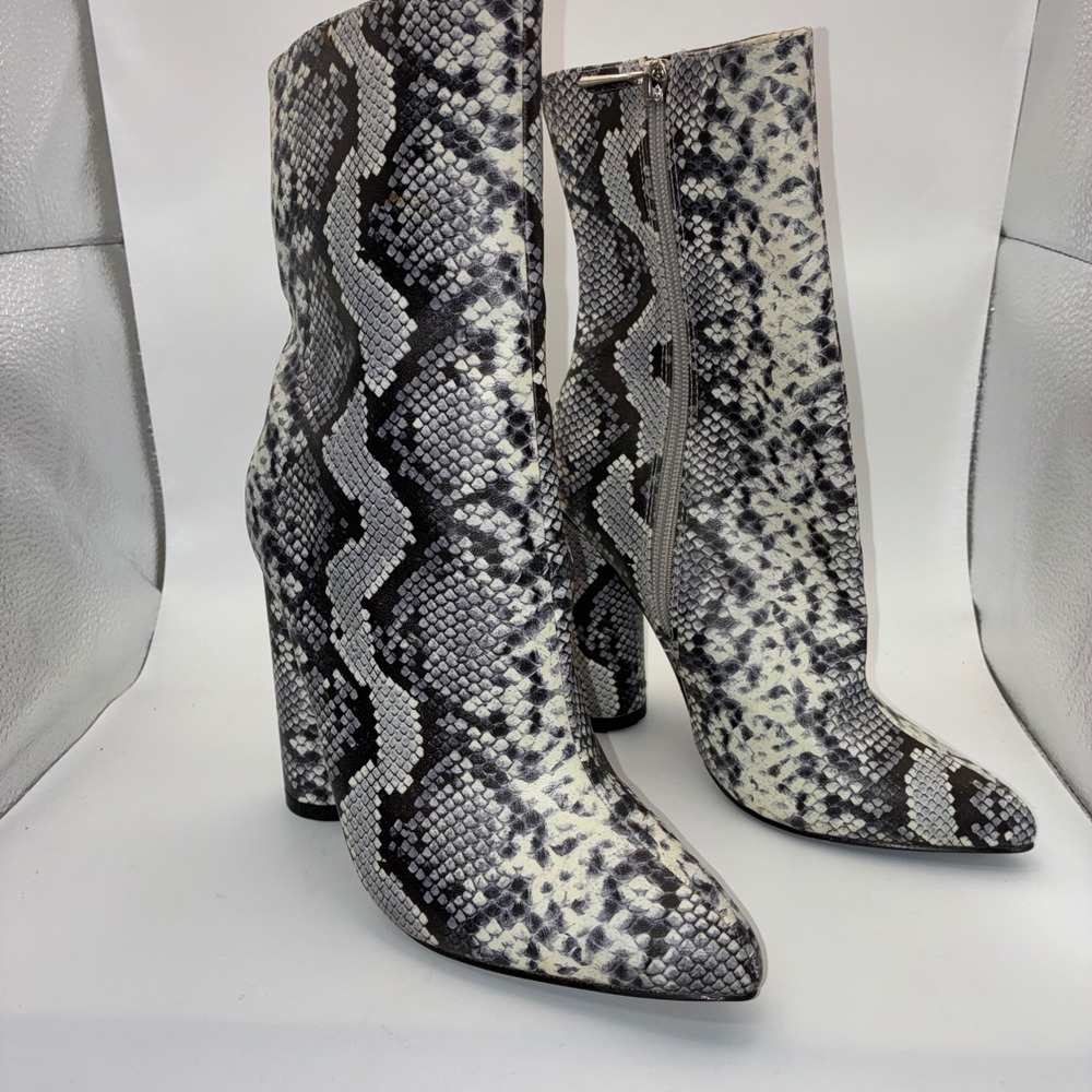 Cape Robbin Glowing Snakeskin Print Ankle Boots Grey Black Pointed Toe Heel 5.5M